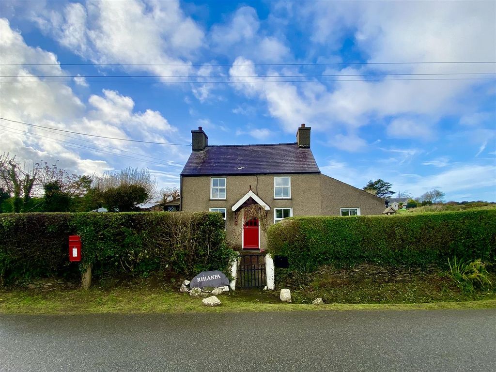 2 bed cottage for sale in Dinas, Pwllheli LL53, £285,000 Zoopla