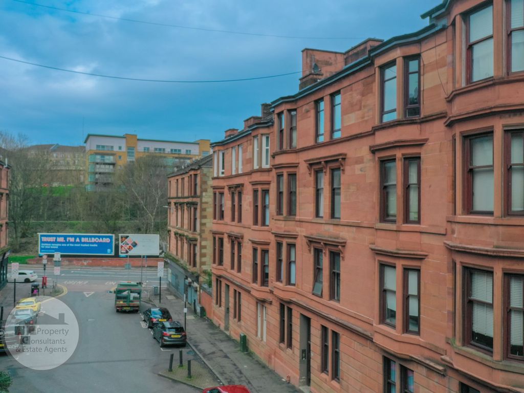 3 bed flat for sale in Braeside Street, North Kelvinside G20, £250,000