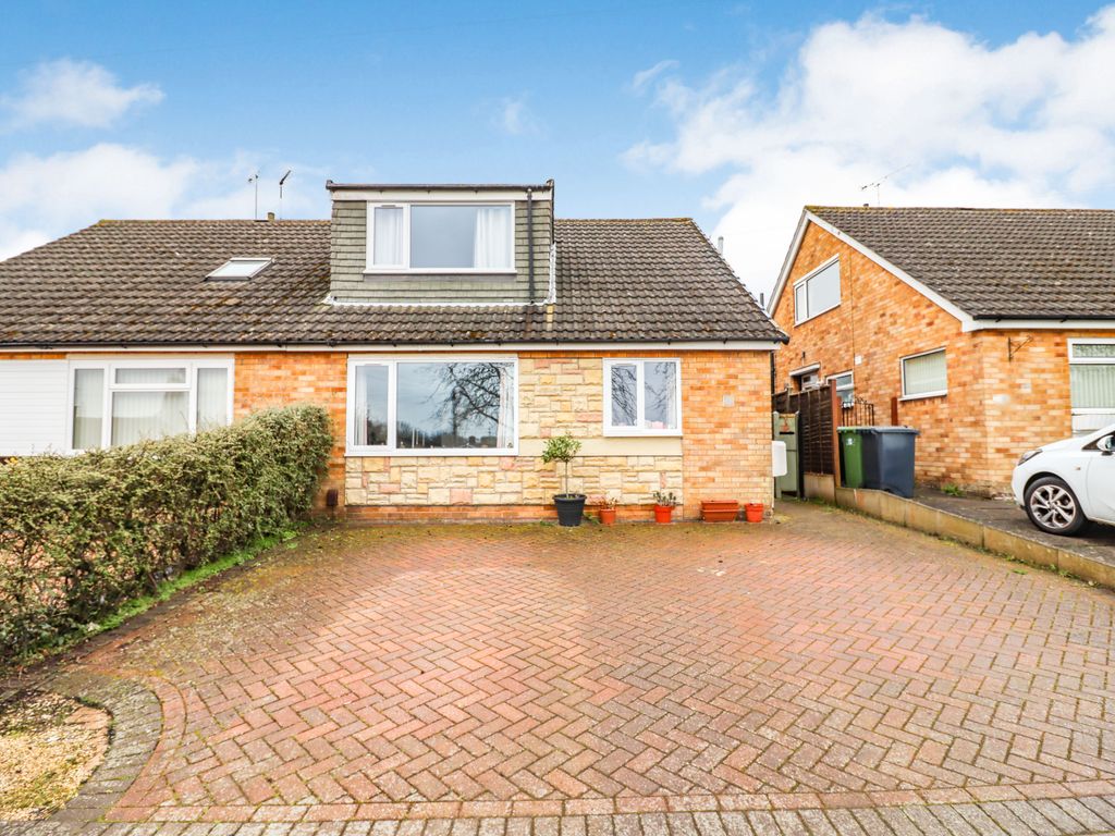 4 bed semidetached house for sale in Anson Close, Bilton, Rugby CV22