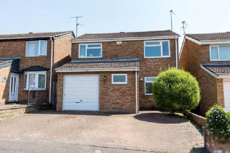 4 bed detached house to rent in Westminster Road, Wellingborough, Northamptonshire. NN8 Zoopla