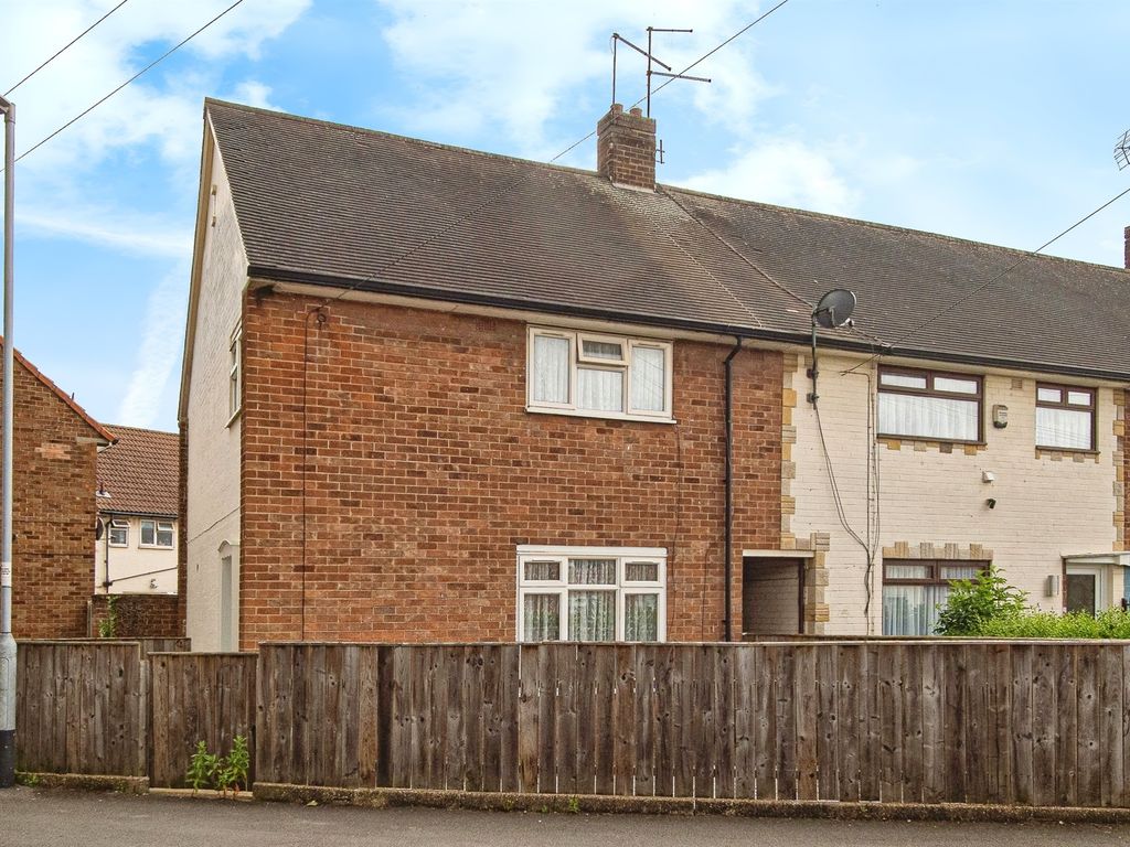 3 bed end terrace house for sale in Longford Grove, Hull HU9, £120,000
