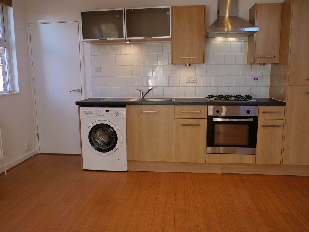 2 bed flat to rent in Zetland Road, ChorltonCumHardy, Manchester M21
