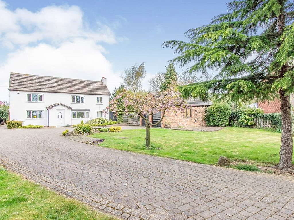 4 bed detached house to rent in Hay Green, Fishlake, Doncaster, South