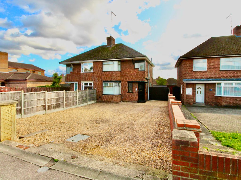 3 bed semidetached house for sale in London Road, Fletton