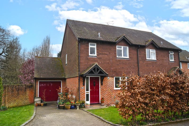 2 bed semidetached house to rent in Eggars Field, Bentley, Farnham