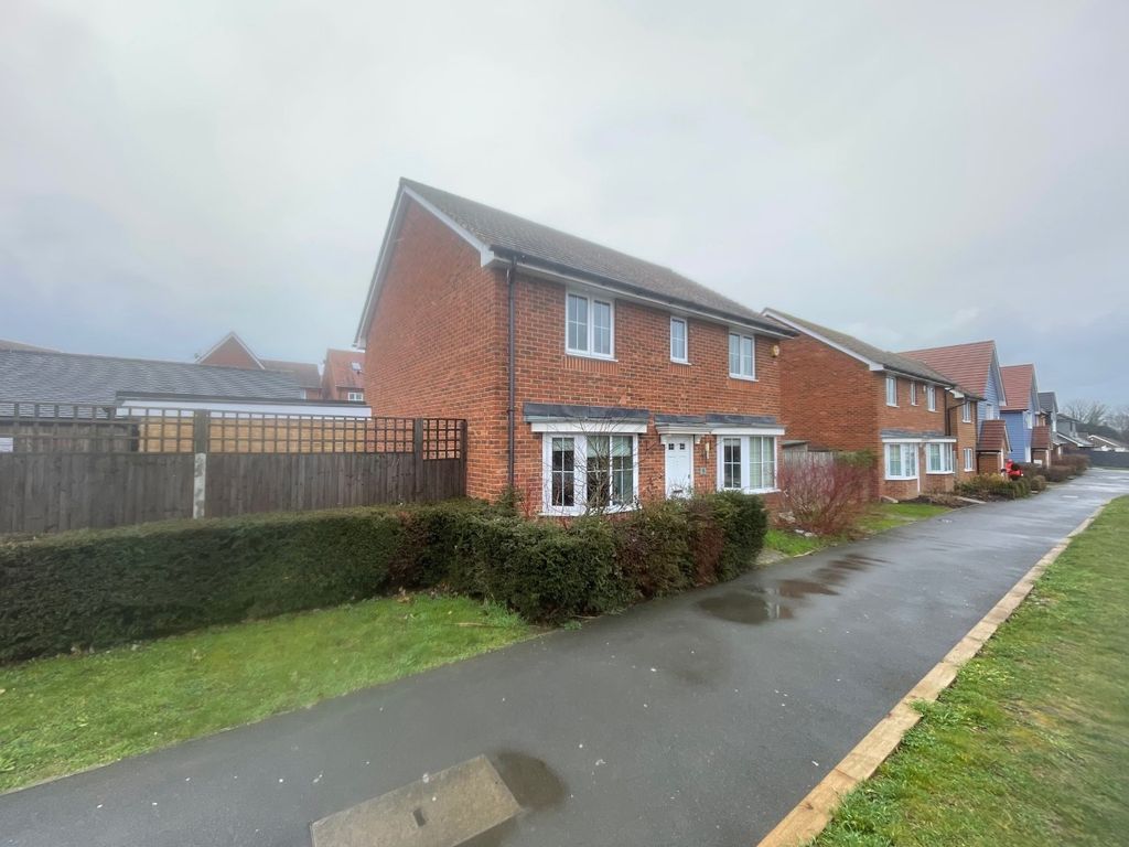 4 bed detached house to rent in The Chase, Main Road, Longfield DA3