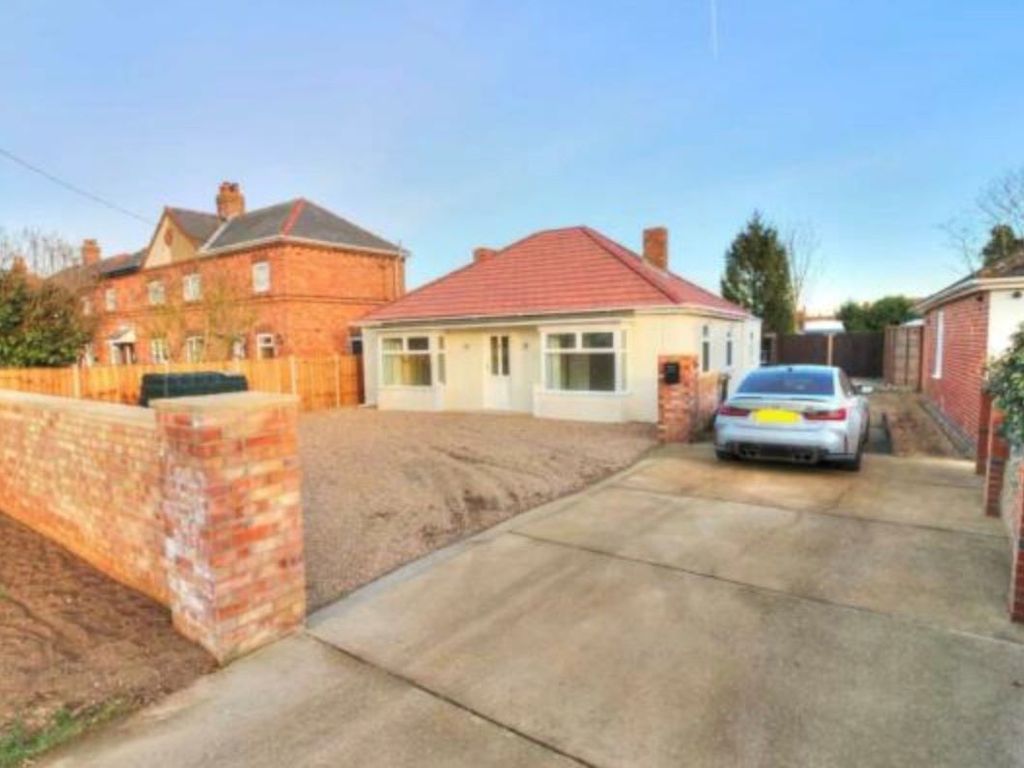 3 bed detached bungalow for sale in 16 Fen Road, Billinghay, Lincoln