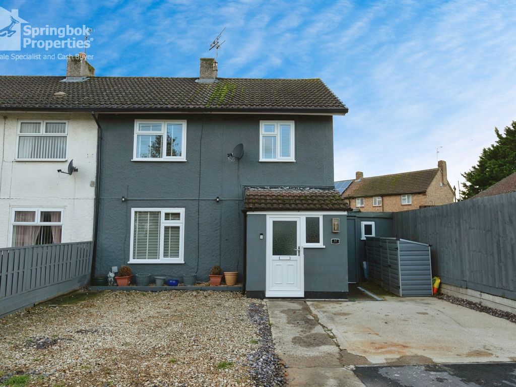 3 bed semidetached house for sale in Meadowcroft, Upper Stratton, Swindon, Wiltshire SN2, £