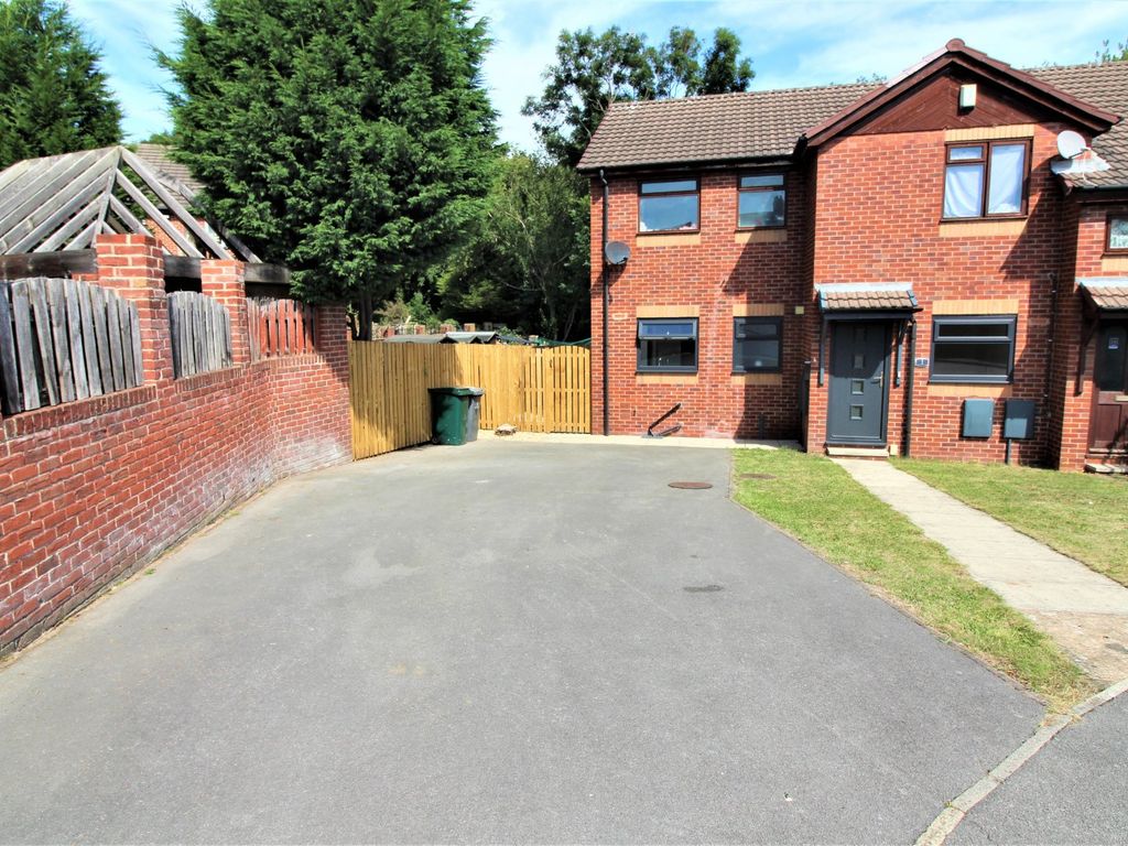 2 bed flat for sale in Badsworth Close, Wombwell, Barnsley, South