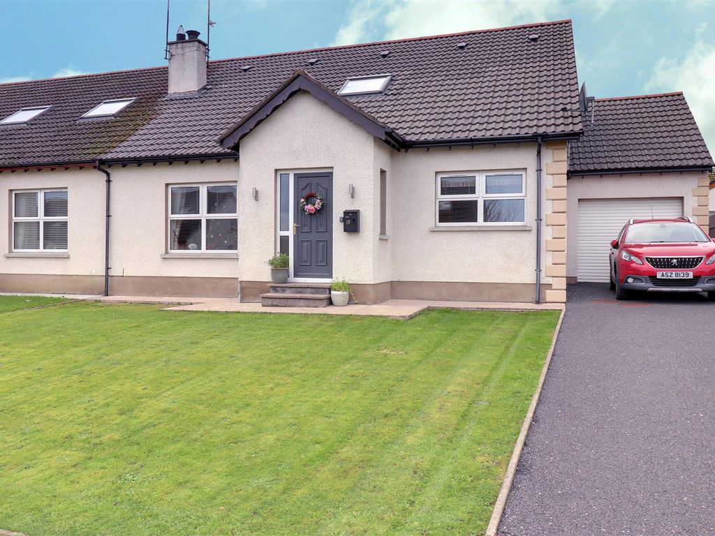 2 bed semidetached bungalow for sale in 19 Castle Meadow Road