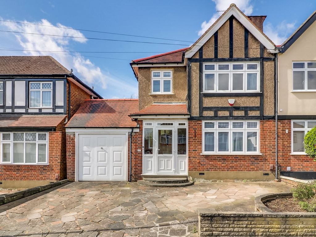 3 bed semidetached house for sale in Vista Way, Harrow HA3, £795,000