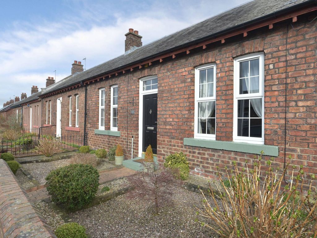 3 bed terraced house for sale in St. Davids, Newtongrange, Edinburgh