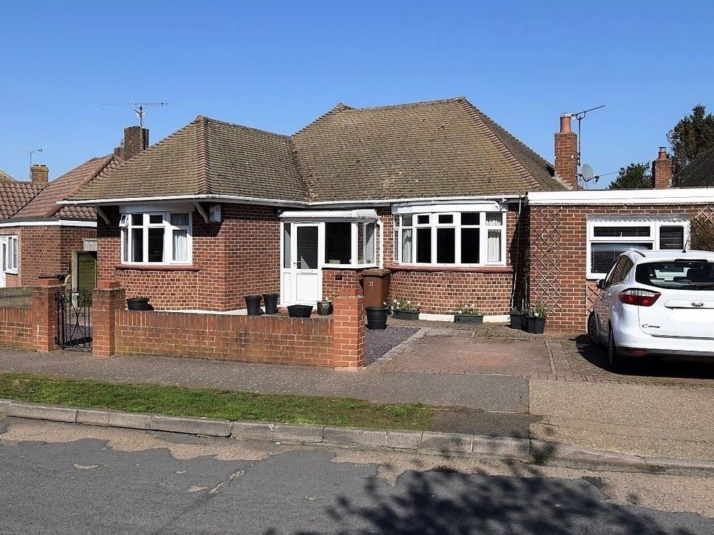 2 bed bungalow for sale in Wilson Avenue, Rochester ME1 Zoopla