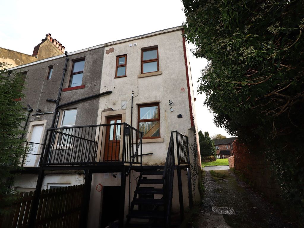 1 bed flat to rent in Preston Old Road, Feniscowles, Blackburn BB2, £