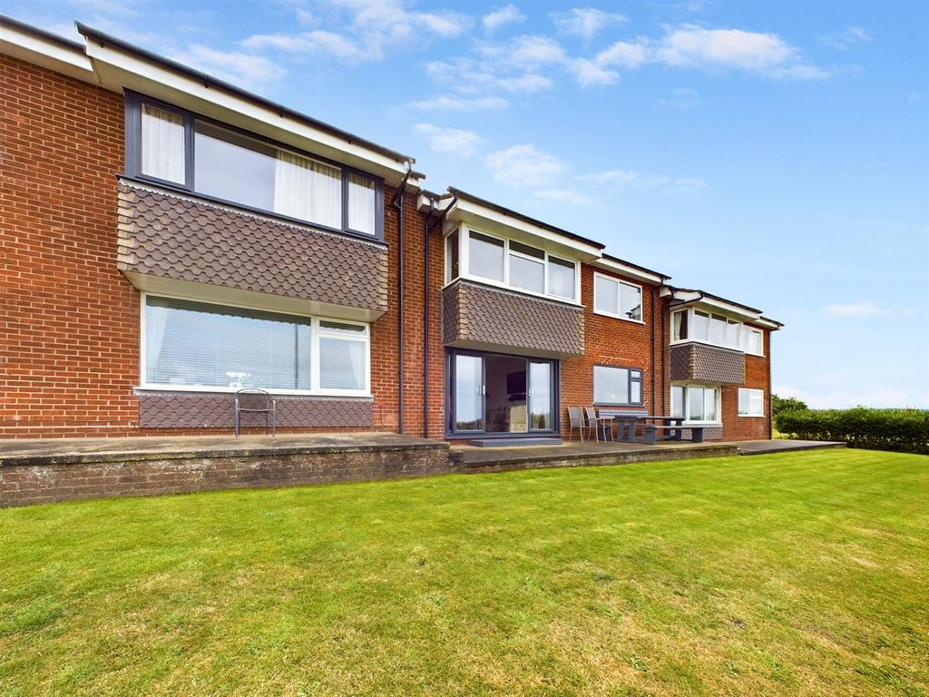 2 bed flat for sale in Runton Road, Cromer NR27, £275,000 Zoopla