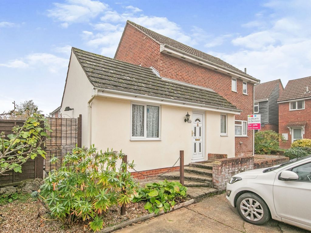Stour Walk, Colchester CO4  