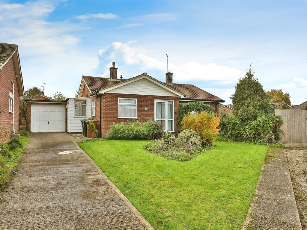3 bed detached bungalow for sale in Adastral Place, Swaffham PE37, £280,000 Zoopla