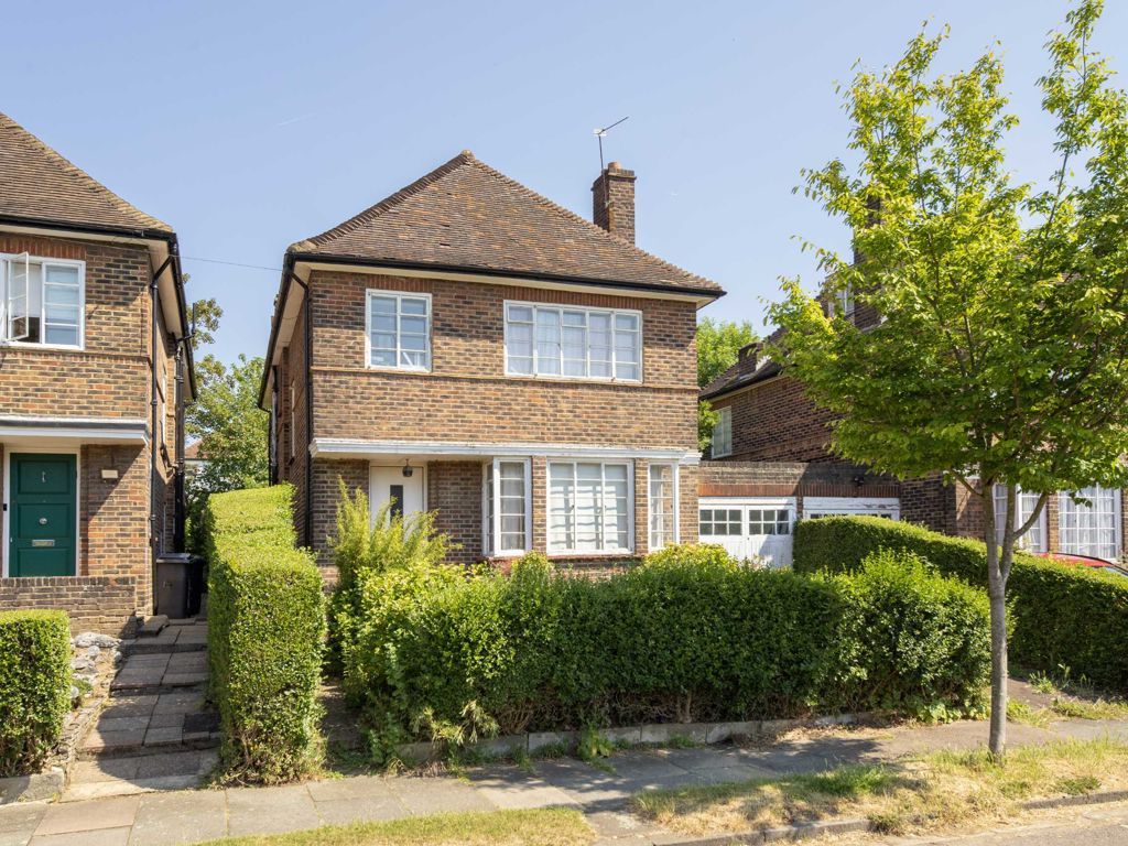 4 bed detached house for sale in Brim Hill, London N2, £1,695,000 Zoopla