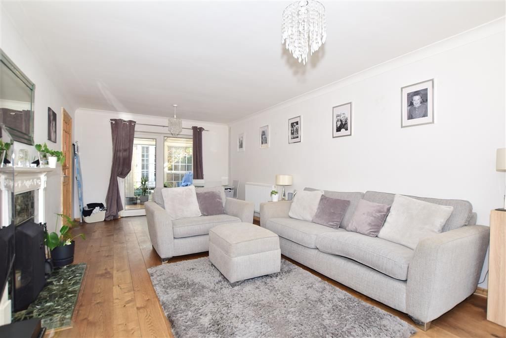 4 bed town house for sale in Papworth Close, Folkestone, Kent CT19 Zoopla