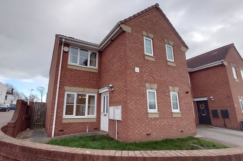 3 bed semidetached house to rent in Telford Close, Castleford WF10