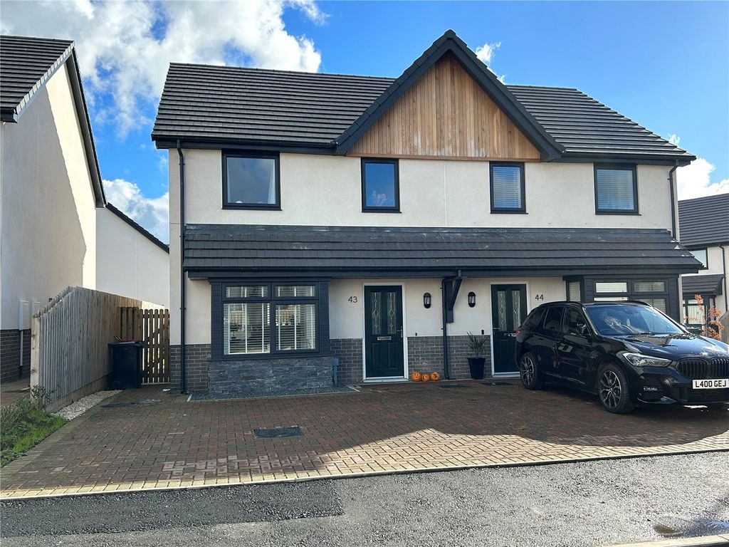3 bed semidetached house for sale in Parc Y Coed, Llangefni, Isle Of