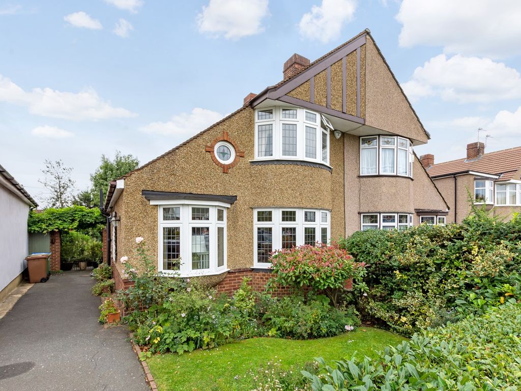 3 bed semidetached house for sale in The Oval, Sidcup DA15, £550,000