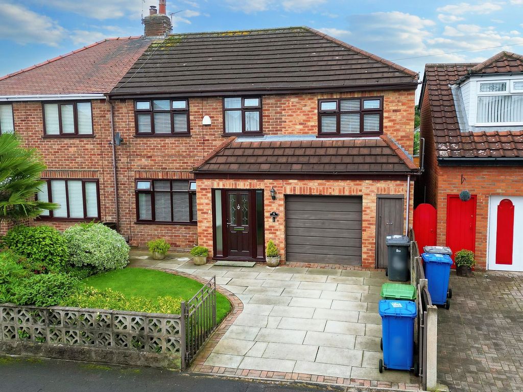 4 bed semidetached house for sale in Kenyon Avenue, Penketh WA5, £