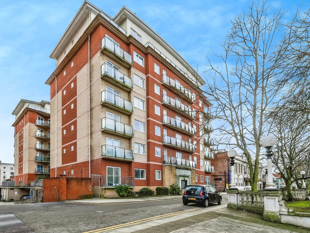 2 bed flat for sale in Lord Street, Southport, Merseyside PR9, £100,000