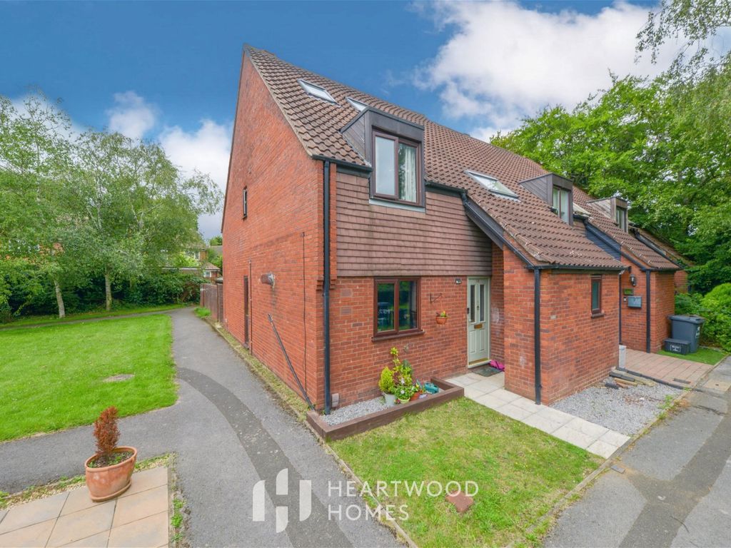 6 bed end terrace house for sale in Newgate Close, St. Albans AL4, £