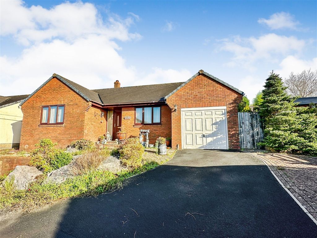 3 bed bungalow for sale in New Meadow, Ivybridge PL21, £435,000 Zoopla