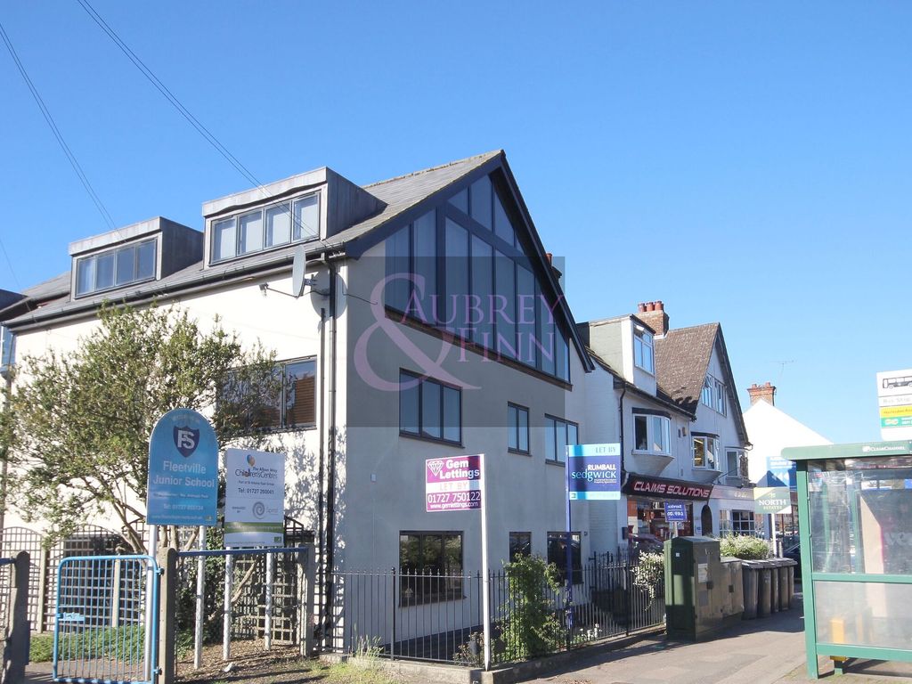 2 bed flat to rent in 224 Hatfield Road, St. Albans, Hertfordshire AL1