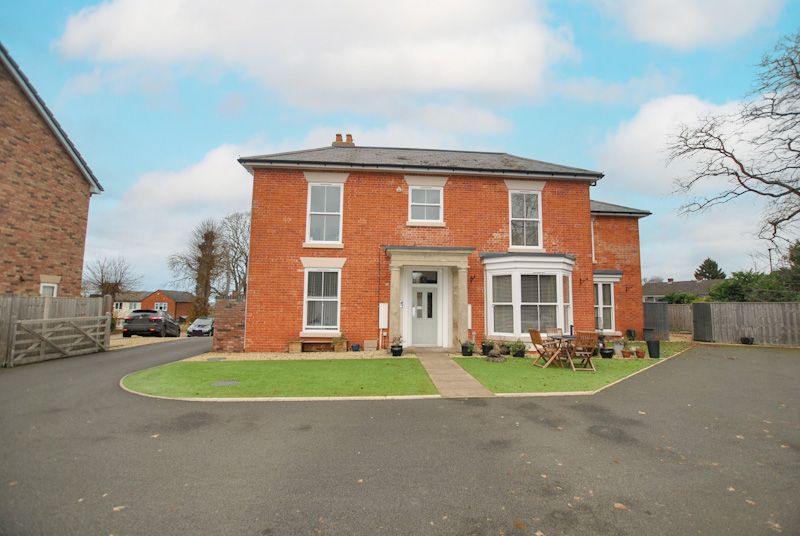 2 bed flat for sale in Hobbs Crescent, Wellington TF1, £156,800 Zoopla