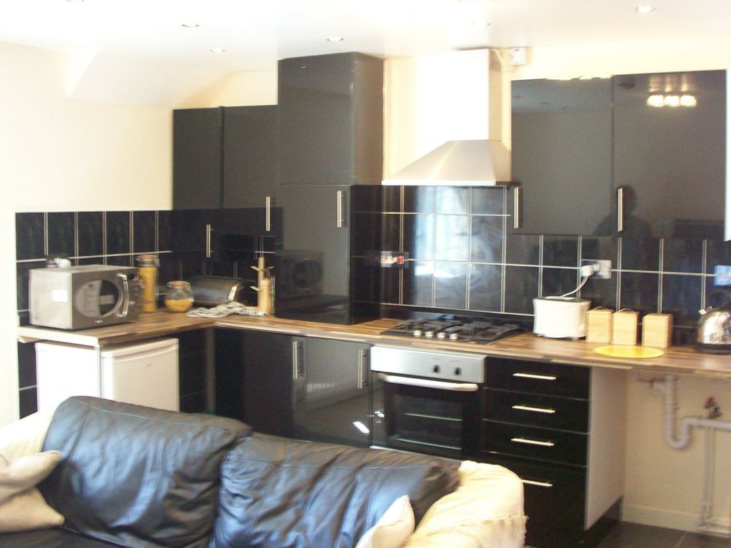 1 bed flat to rent in Fox Road, West Bridgford, Nottingham NG2, £825