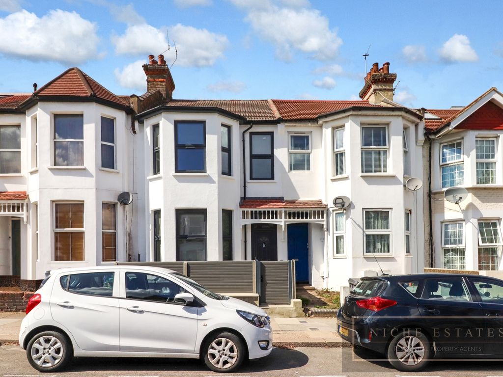 2 bed flat to rent in Squires Lane, London N3 Zoopla