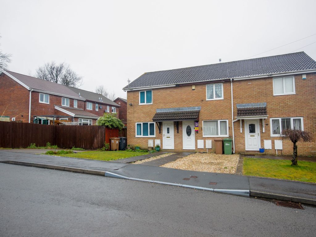 2 bed terraced house for sale in Chepstow Close, Grove Park, Blackwood
