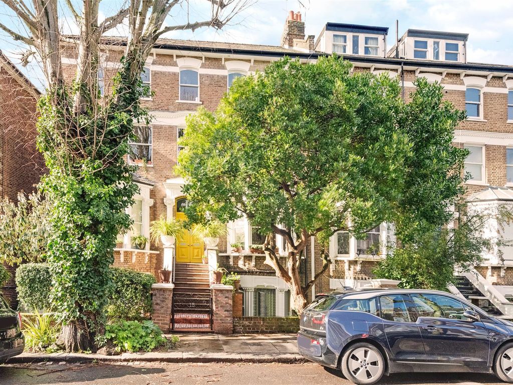 3 bed flat for sale in South Hill Park Gardens, London NW3, £1,475,000