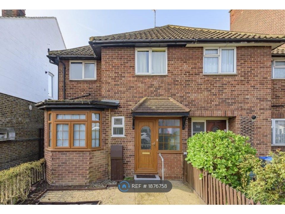 3 bed semidetached house to rent in Kingston Road, Kingston Upon