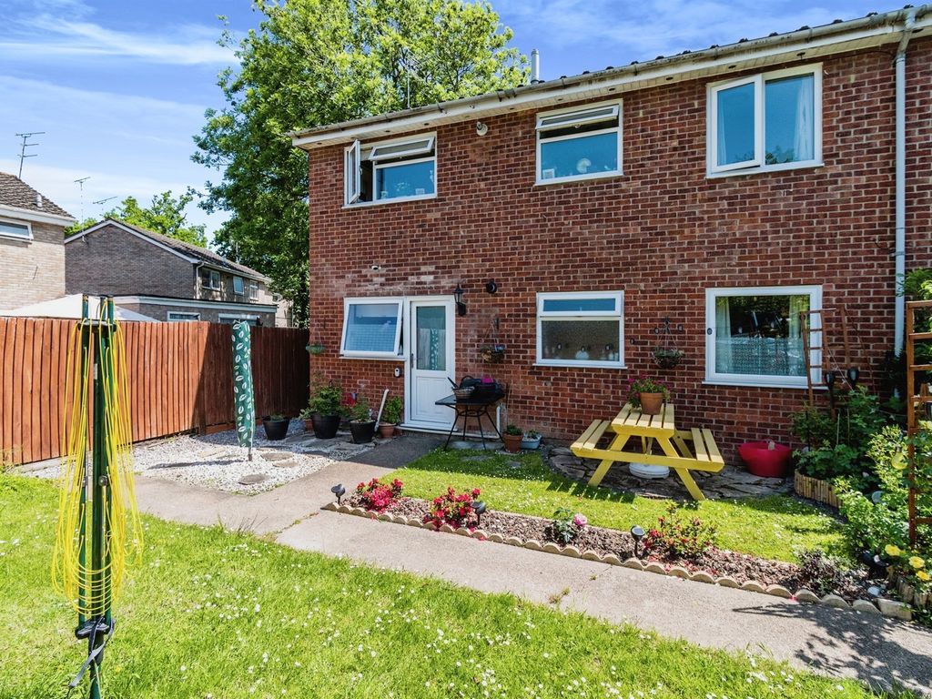 2 bed for sale in Launceston Drive, Eastleigh SO50, £180,000