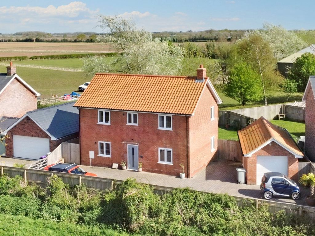 4 bed detached house for sale in Paddock Close, Legbourne, Louth LN11