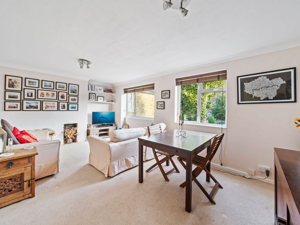 3 bed for sale in Midmoor Road, London SW12, £595,000 Zoopla