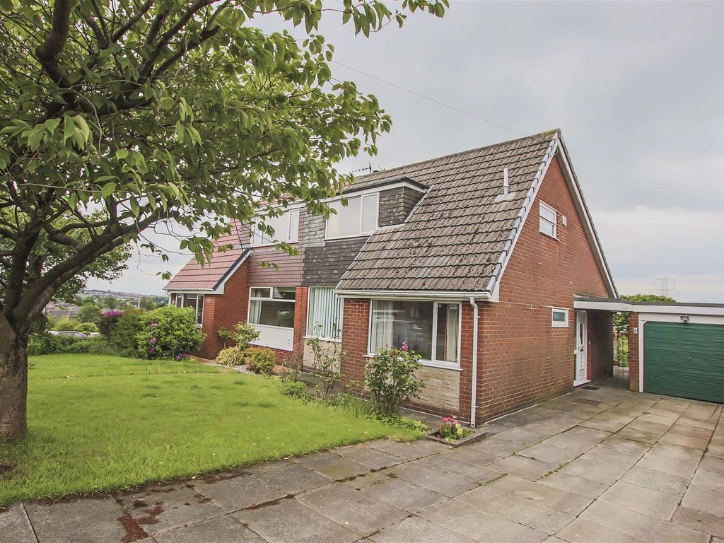 3 bed semidetached bungalow for sale in Warrenside Close, Blackburn