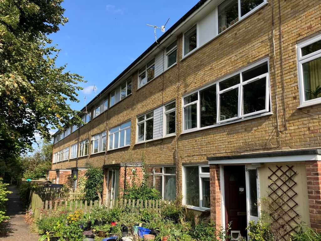 2 bed flat for sale in 4 Freeman Court, Chesham, Buckinghamshire HP5, £