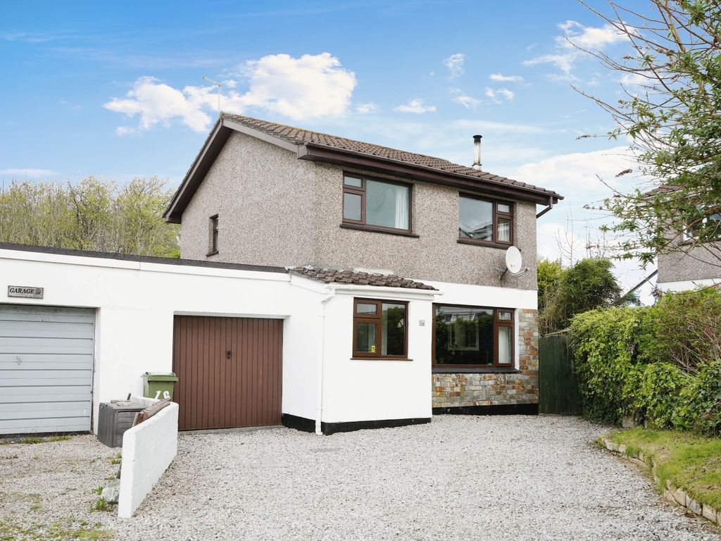 3 bed linkdetached house for sale in Carloggas Way, St. Columb