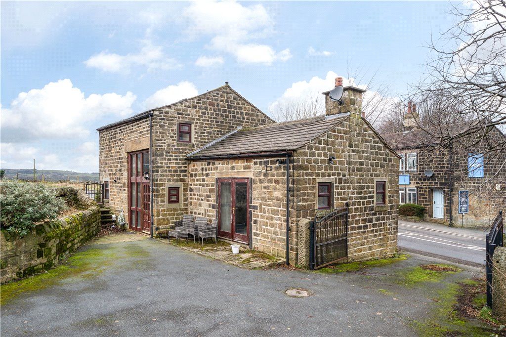 2 bed barn conversion for sale in West Chevin Road, Menston, Ilkley