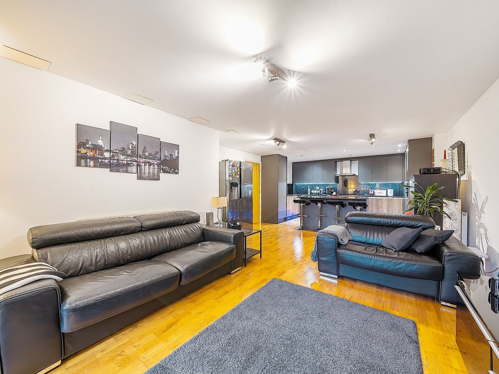 2 bed flat for sale in Metropolitan Station Approach, Watford WD18, £