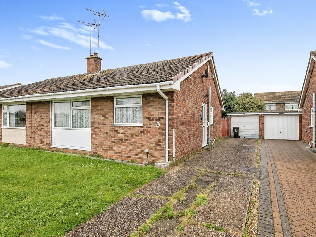 2 bed semidetached bungalow for sale in Romney Close, ClactonOnSea