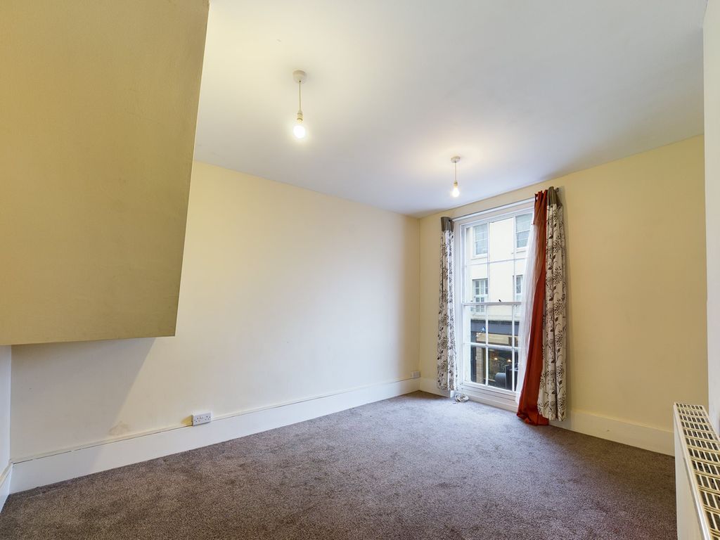 1 bed flat to rent in High Street, Cheltenham, Gloucestershire GL50