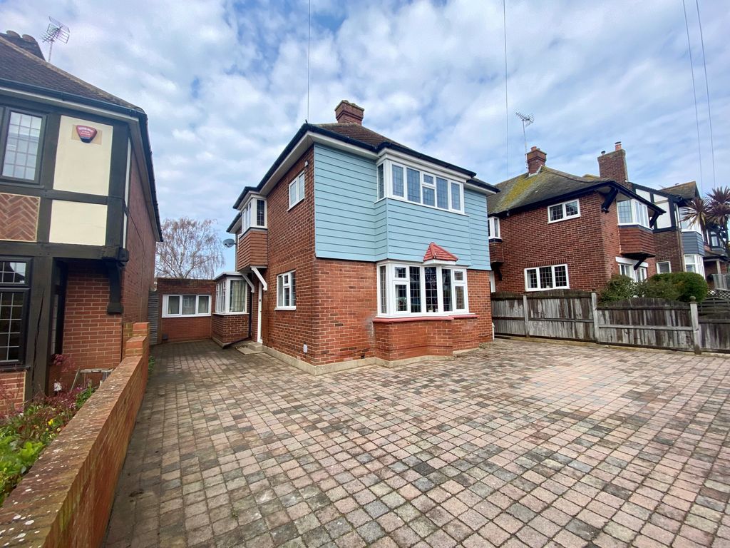 3 bed detached house for sale in Carlton Avenue, Broadstairs CT10 Zoopla