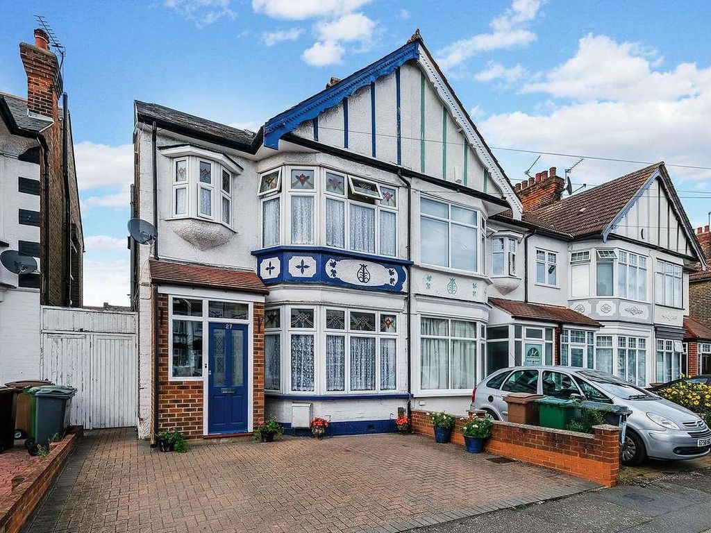 4 bed property for sale in Nelson Road, London E4 Zoopla