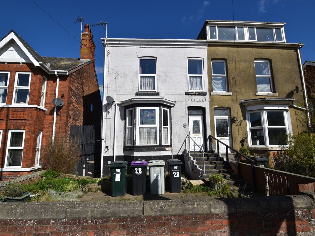 5 bed semidetached house for sale in Wainfleet Road, Skegness PE25, £